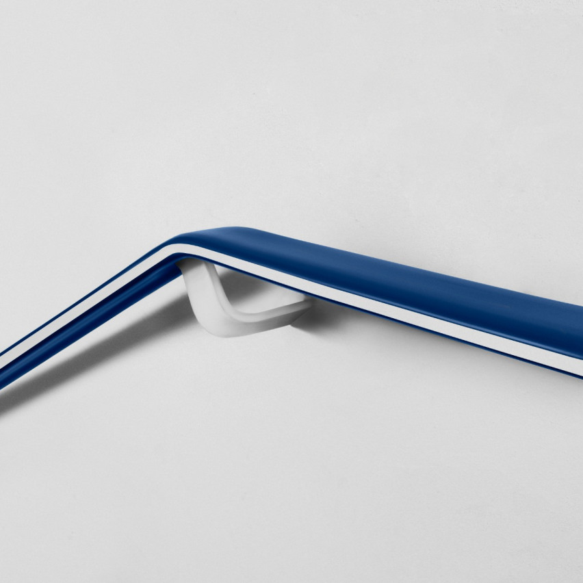 Profilé de main courante PVC PREMIUM 40x8mm bleu marin 1m