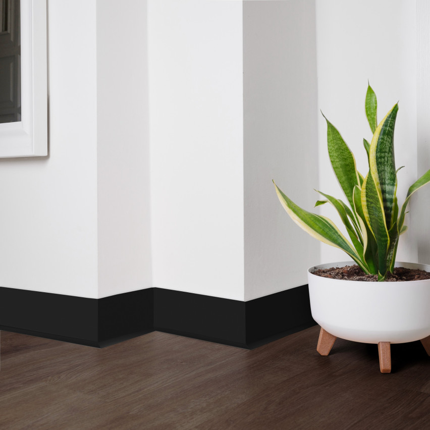 Plinthe en PVC 70x20mm noir