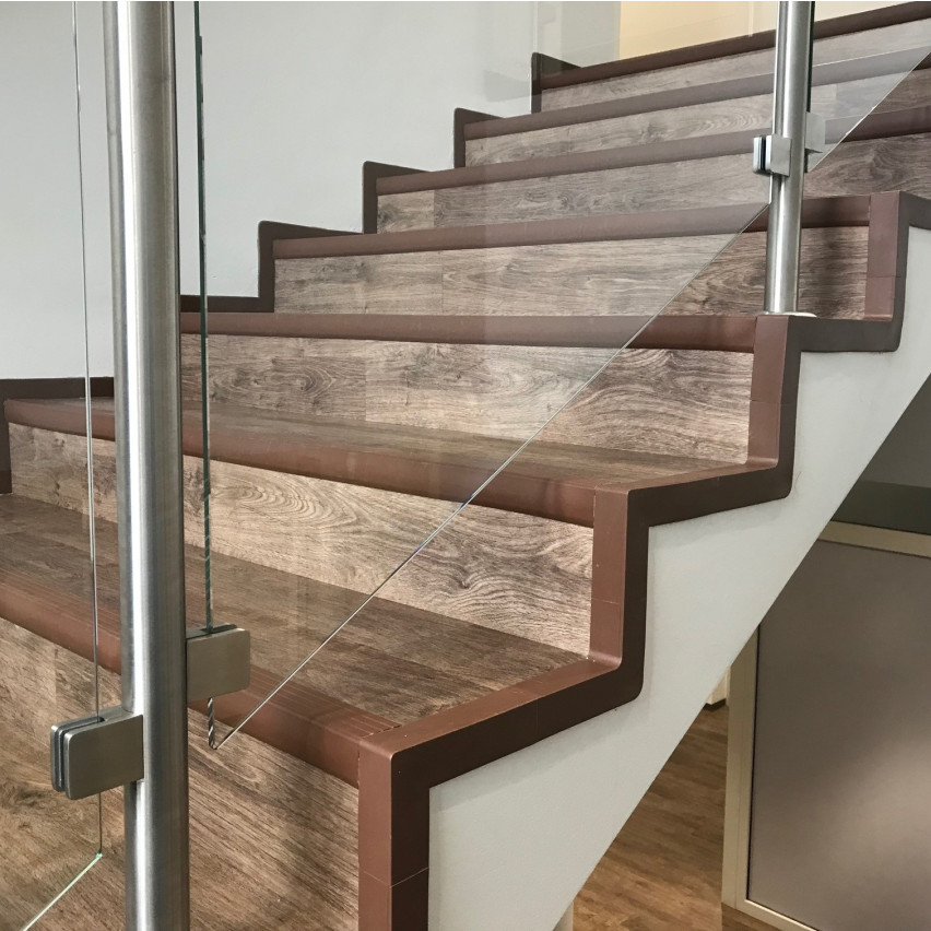 KIT de finition pour escaliers en PVC marron