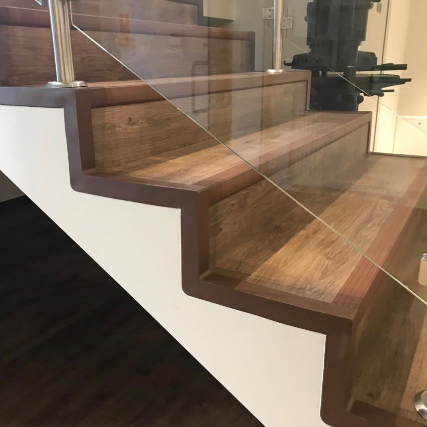 KIT de finition pour escaliers en PVC gris