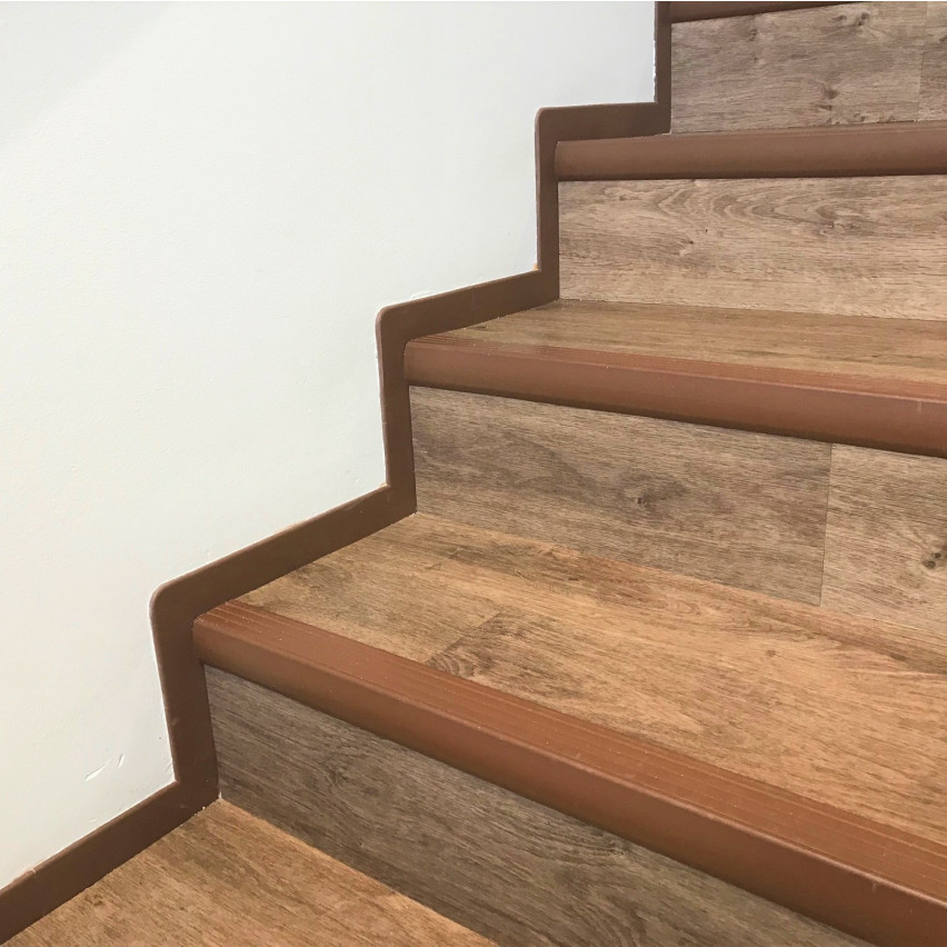 KIT de finition pour escaliers en PVC noir