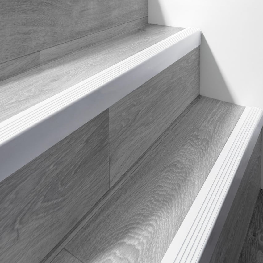 Profilé antidérapant pour escalier RGP 1,5m blanc