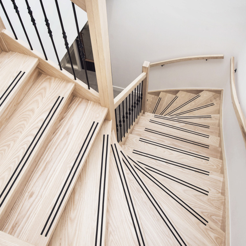Profilé antidérapant pour escaliers gris, rainuré, 25m